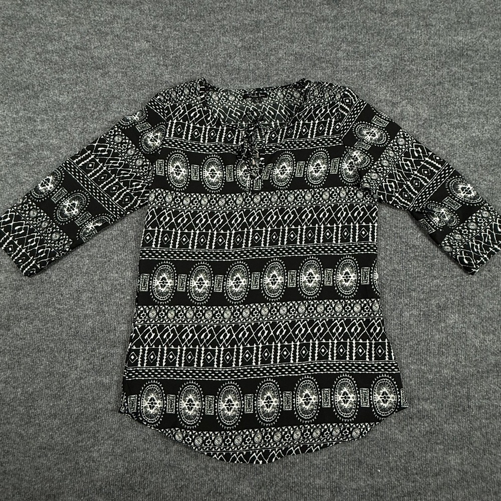 Antilia Femme Blouse Small‎ Black White Boho Geometric 3/4 Sleeve Peasant Top